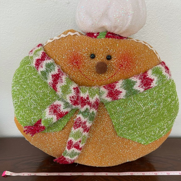 Beautiful Gingerbread round pillow Christmas Ornament - Picture 7 of 9
